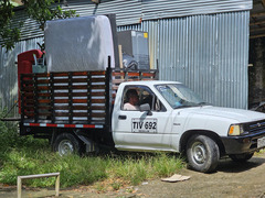 SERVICIOS DE TRASTEOS -MUNDANZAS - ACARREOS - 2